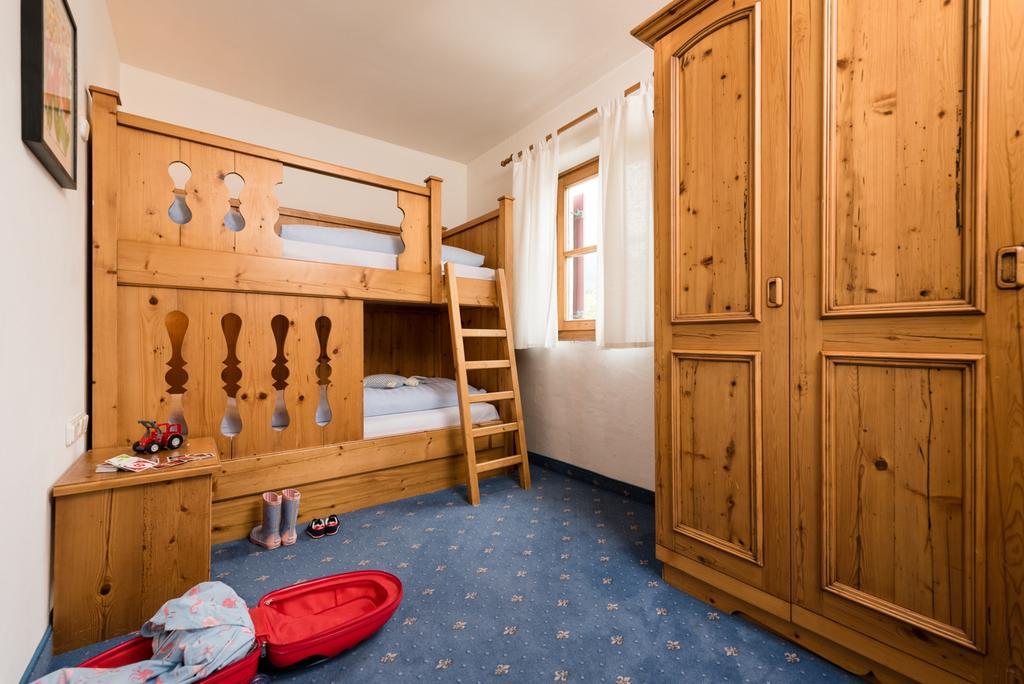 Ansitz Wirtsgut - Familienappartements In Den Bergen Леоганг Экстерьер фото