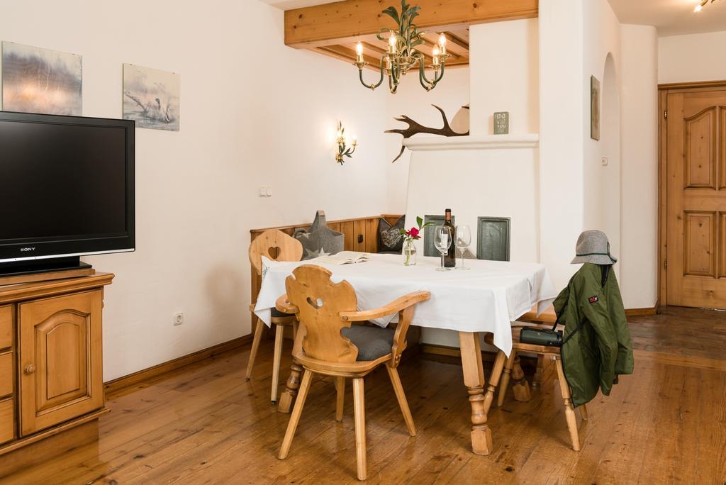 Ansitz Wirtsgut - Familienappartements In Den Bergen Леоганг Экстерьер фото