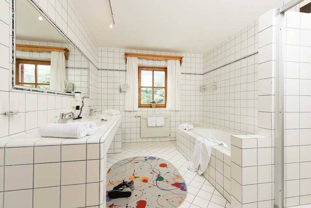 Ansitz Wirtsgut - Familienappartements In Den Bergen Леоганг Экстерьер фото